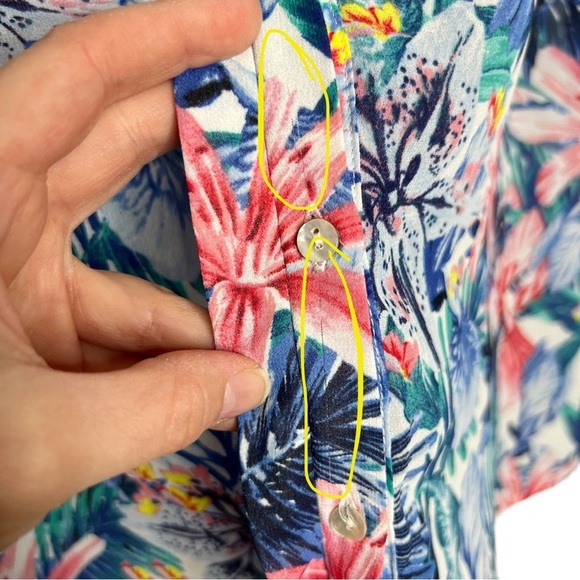 H&M Colorful Tropical Print Sleeveless Concealed Button Front Blouse - Picture 4 of 13